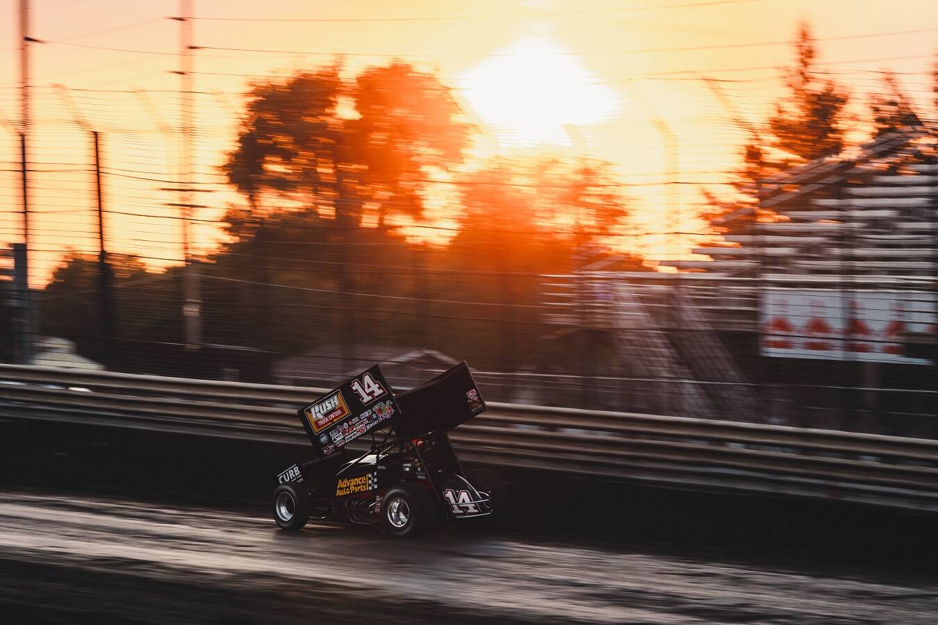 In World of Outlaws Sprint Car racing, Kerry Madsen posted a pair of top-3 finishes. In World of Outlaws Sprint Car racing, Kerry Madsen posted a pair of top-3 finishes.